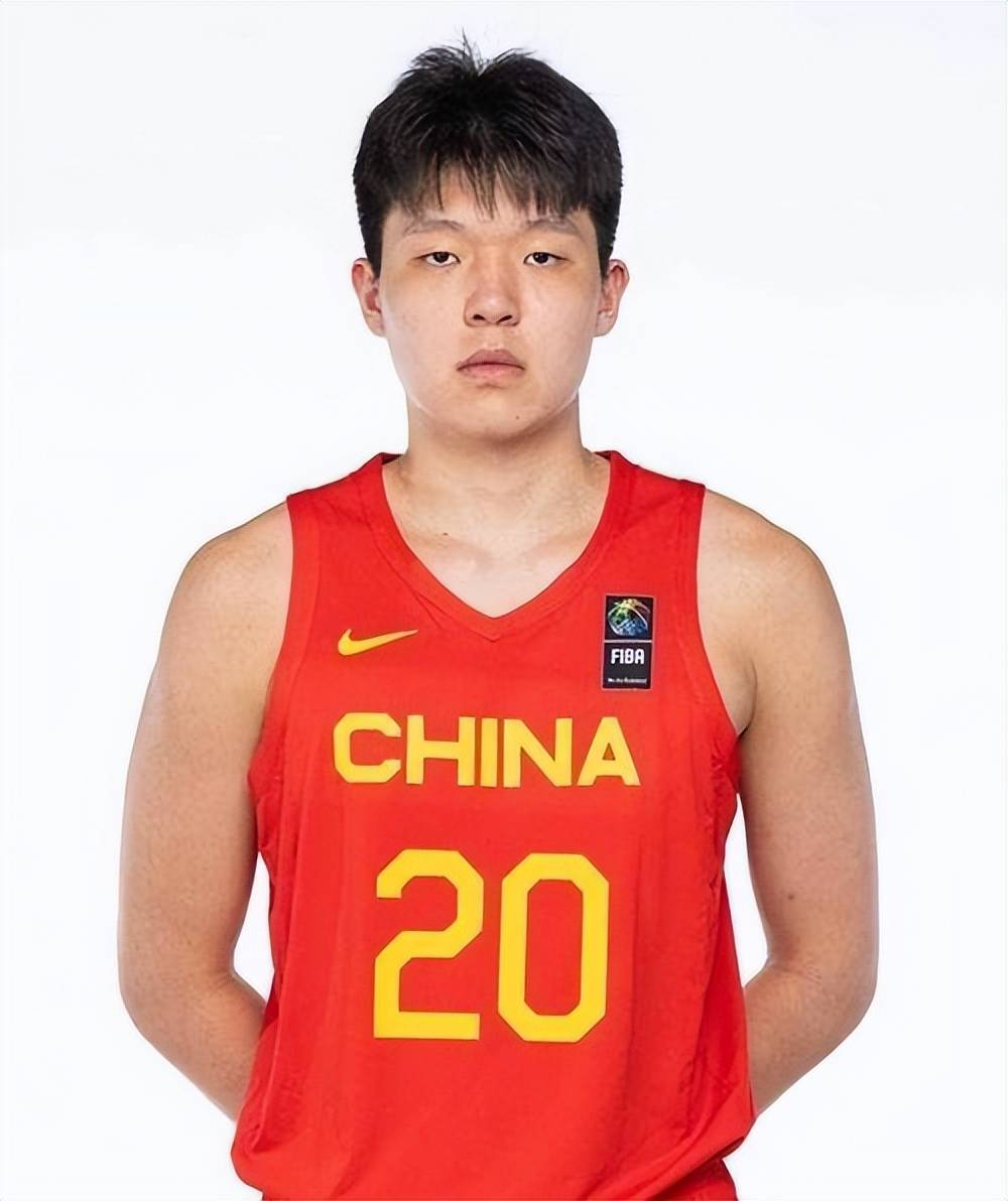 关于亚洲篮球赛季中球员表现出色，比赛进程惊险刺激的信息