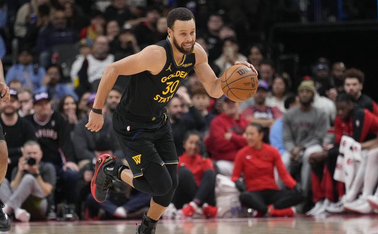 库里险胜全明星入选，掀起高潮关键表现点燃全场！的简单介绍